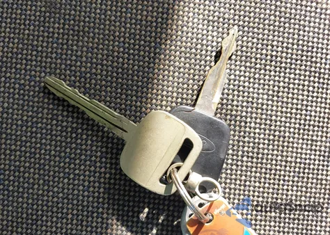 2000 Ford Ranger Xlt from USA, damaged, VIN 1FTZR15X4YTA31660